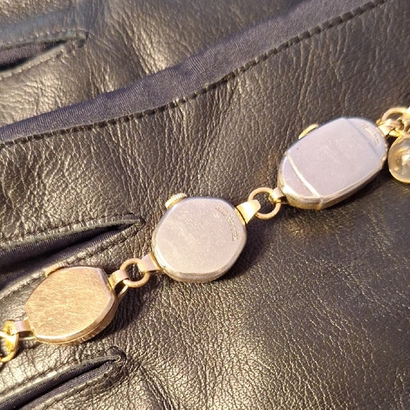 Vintage Gold Watch Bracelet - Picture 9 of 16
